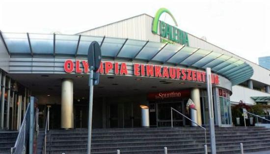 sparatoria Monaco centro commerciale ultime notizie